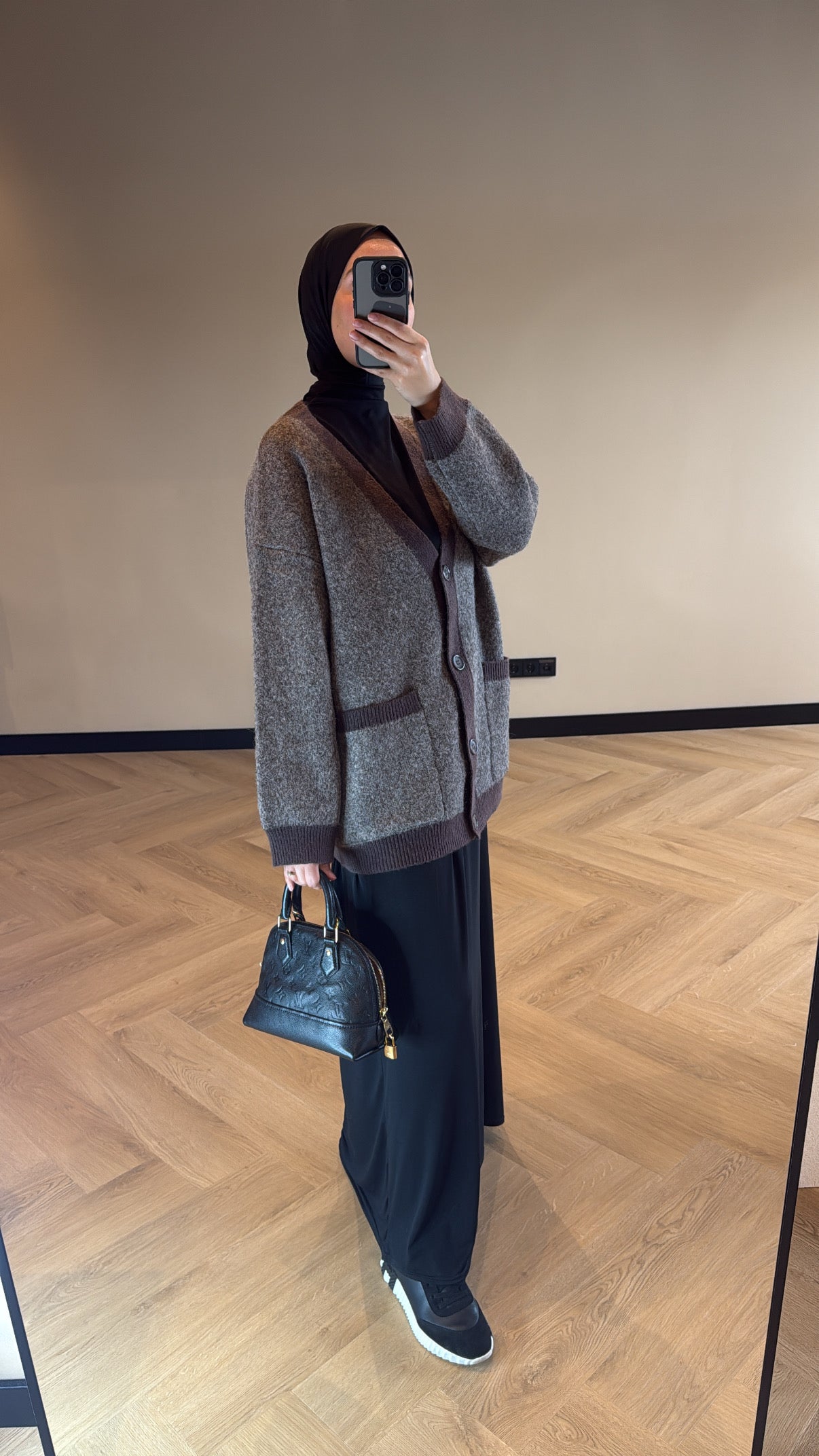 Cardigan Brown